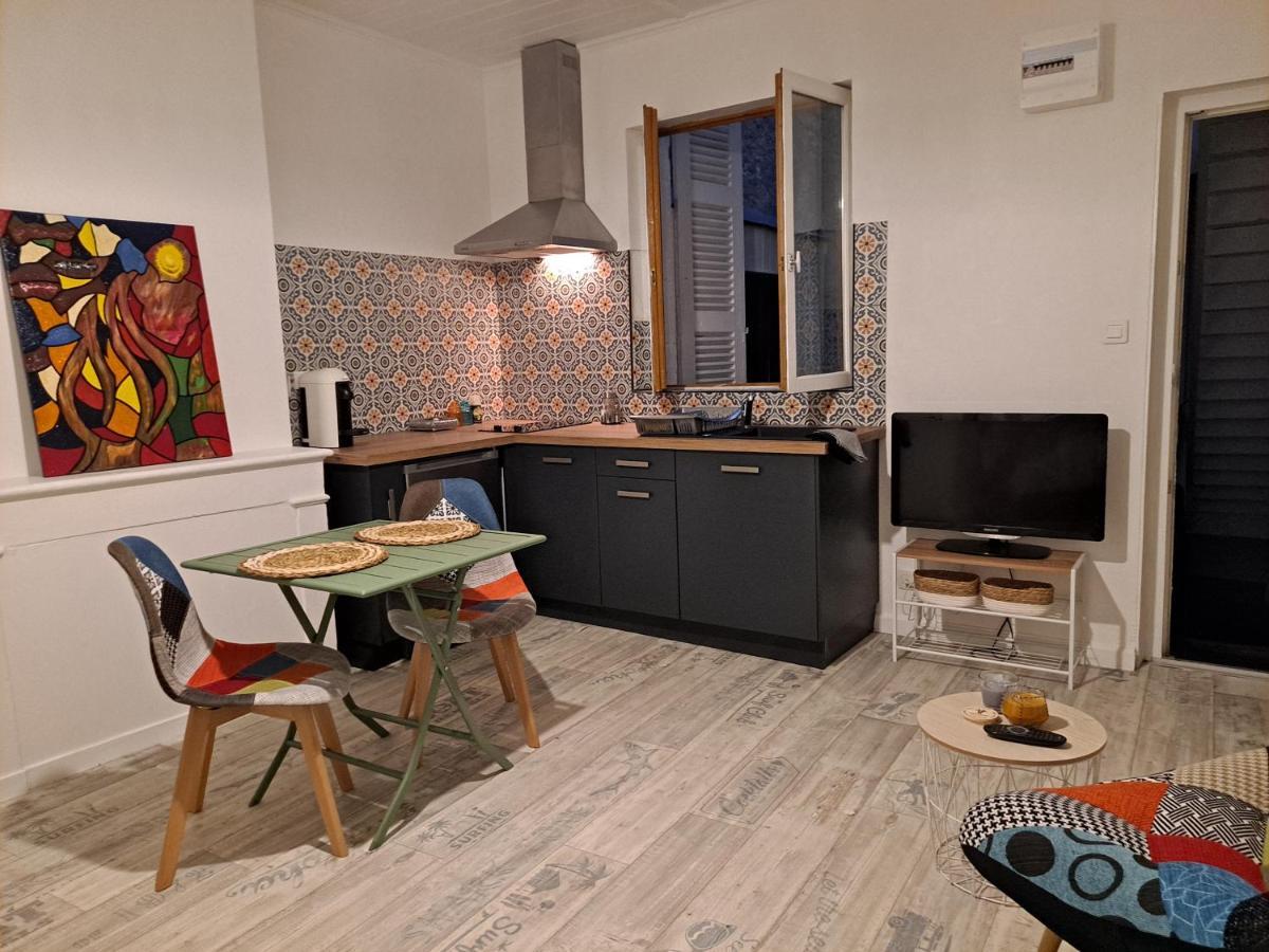 Studio Cosy Meuble, Terrasse Et Patio Pour Velo ロシュフォール エクステリア 写真